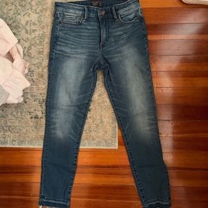 Abercrombie & Fitch Harper Low Rise Ankle Jean